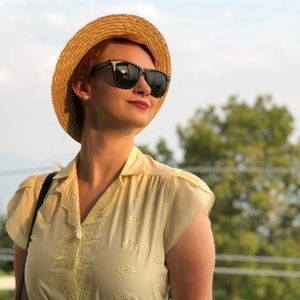 Meet your Posher, Rebecca